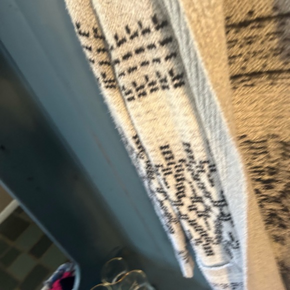 CUPCAKES & CASHMERE LONG TRIBAL SWEATER, SZ XS, Good Condition (Grey/Blk) - Picture 2 of 9